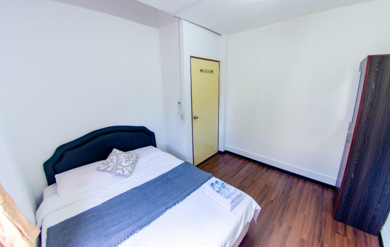 Poni Homestay Muara Exteriér fotografie