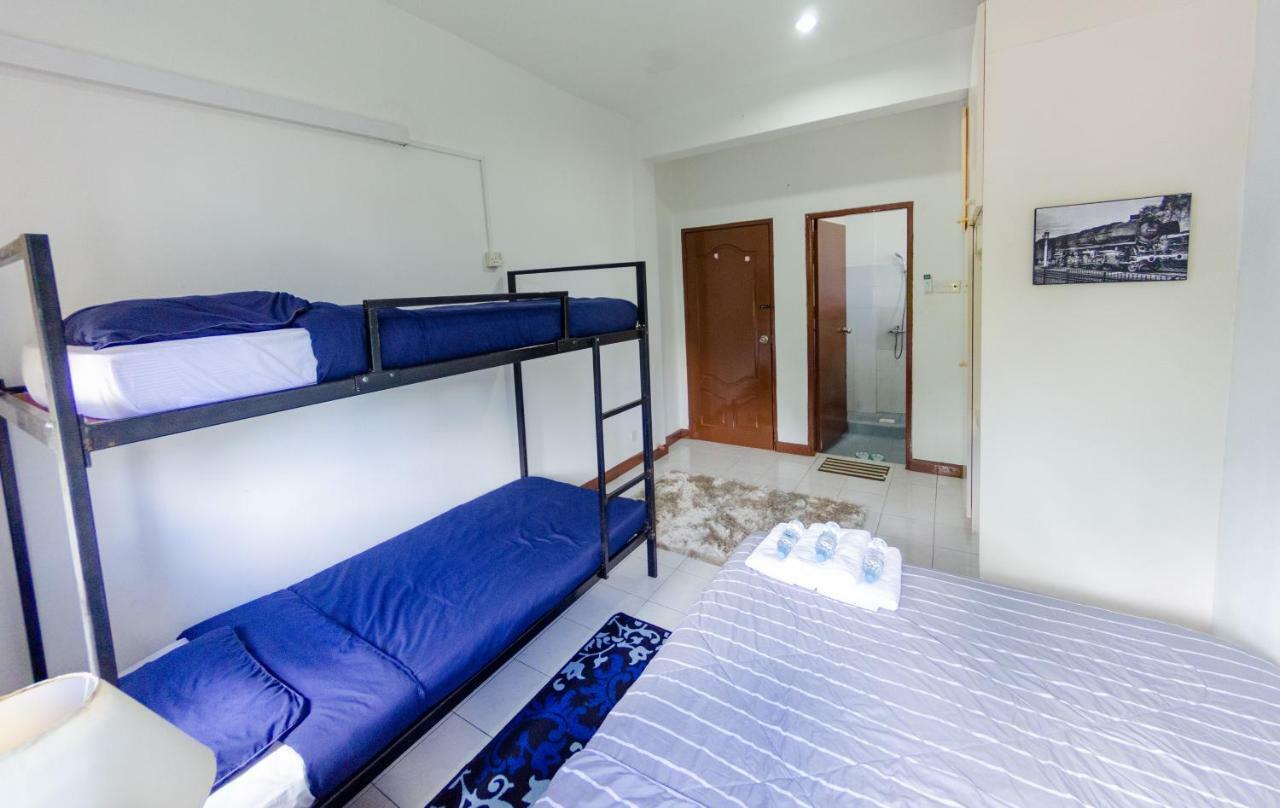 Poni Homestay Muara Exteriér fotografie
