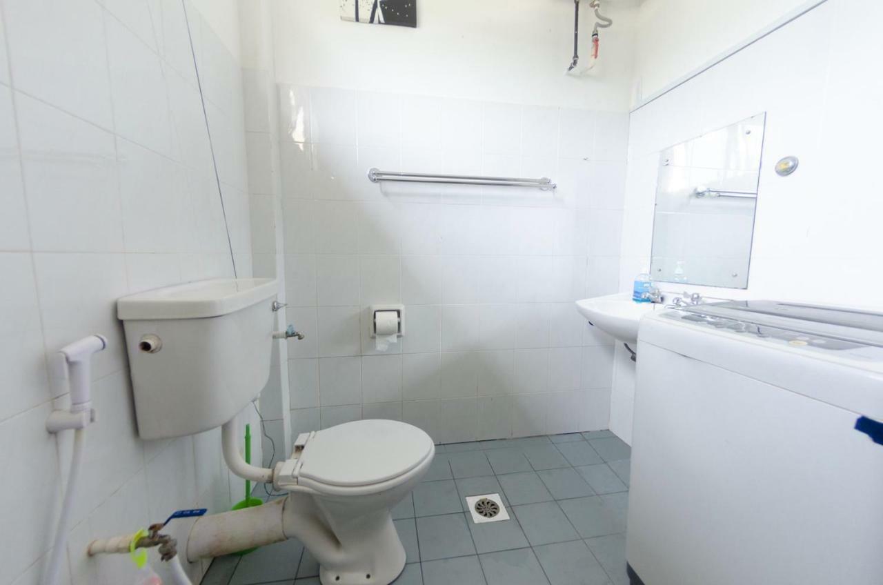Poni Homestay Muara Exteriér fotografie