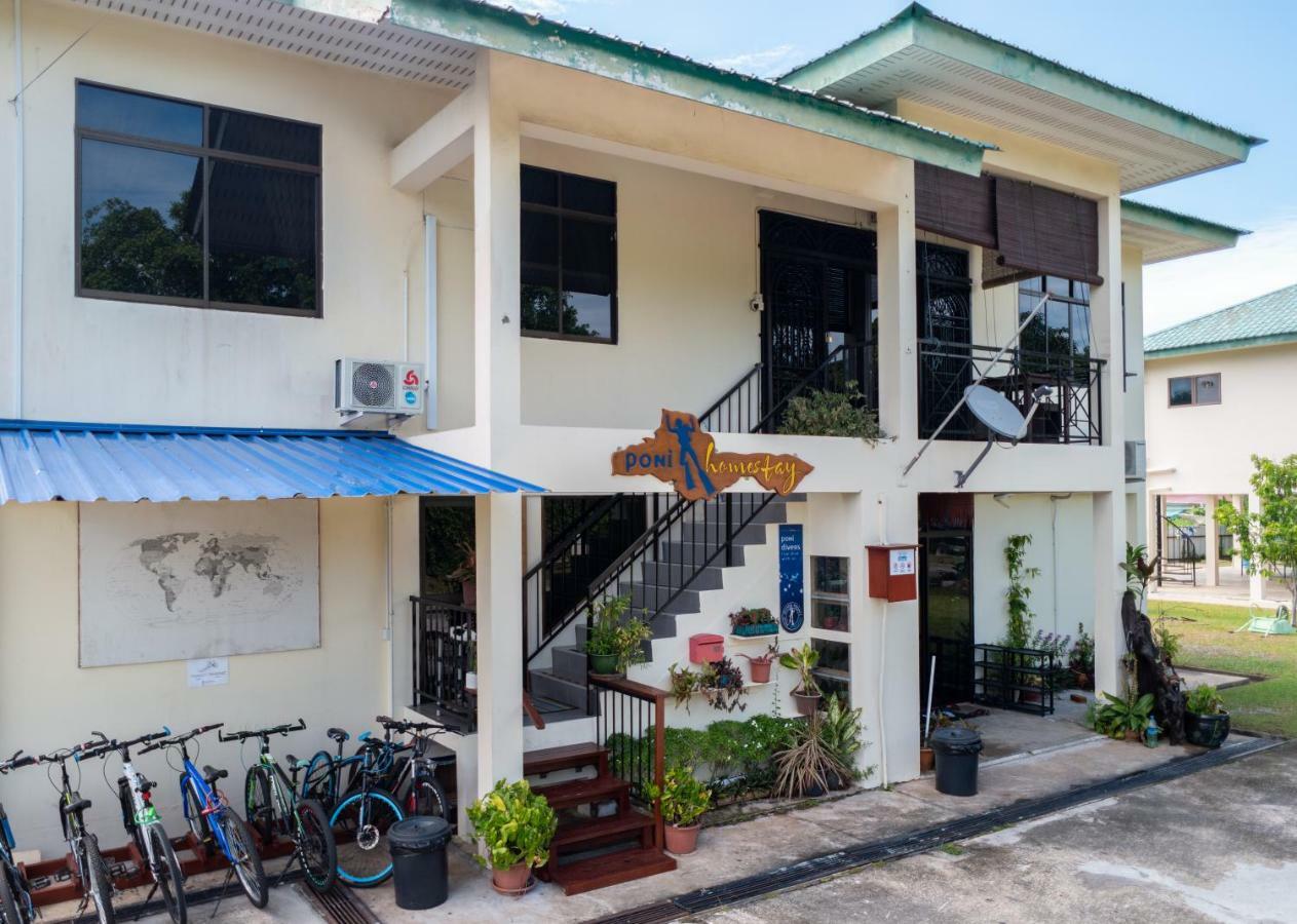 Poni Homestay Muara Exteriér fotografie